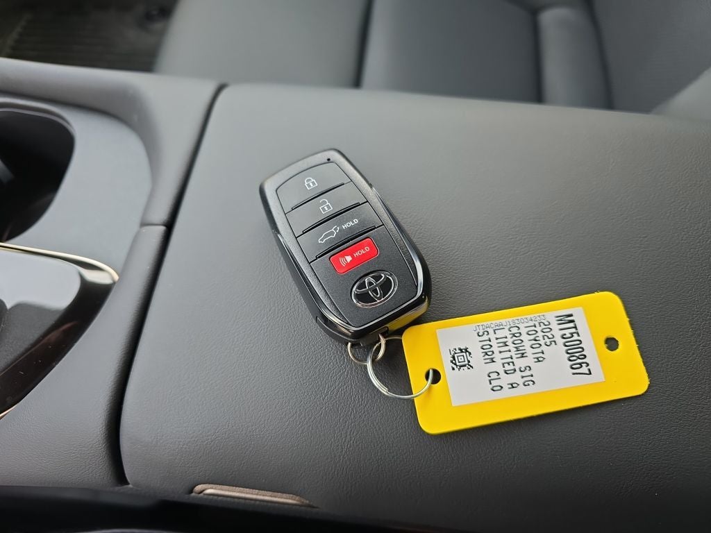 2025 Toyota Toyota Crown Signia Limited