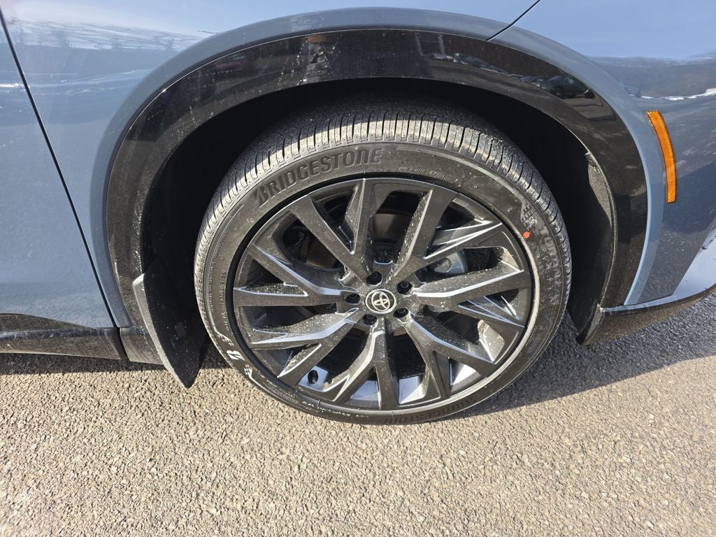 2025 Toyota Toyota Crown Signia Limited