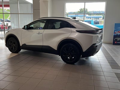 2026 Toyota C-Hr SE