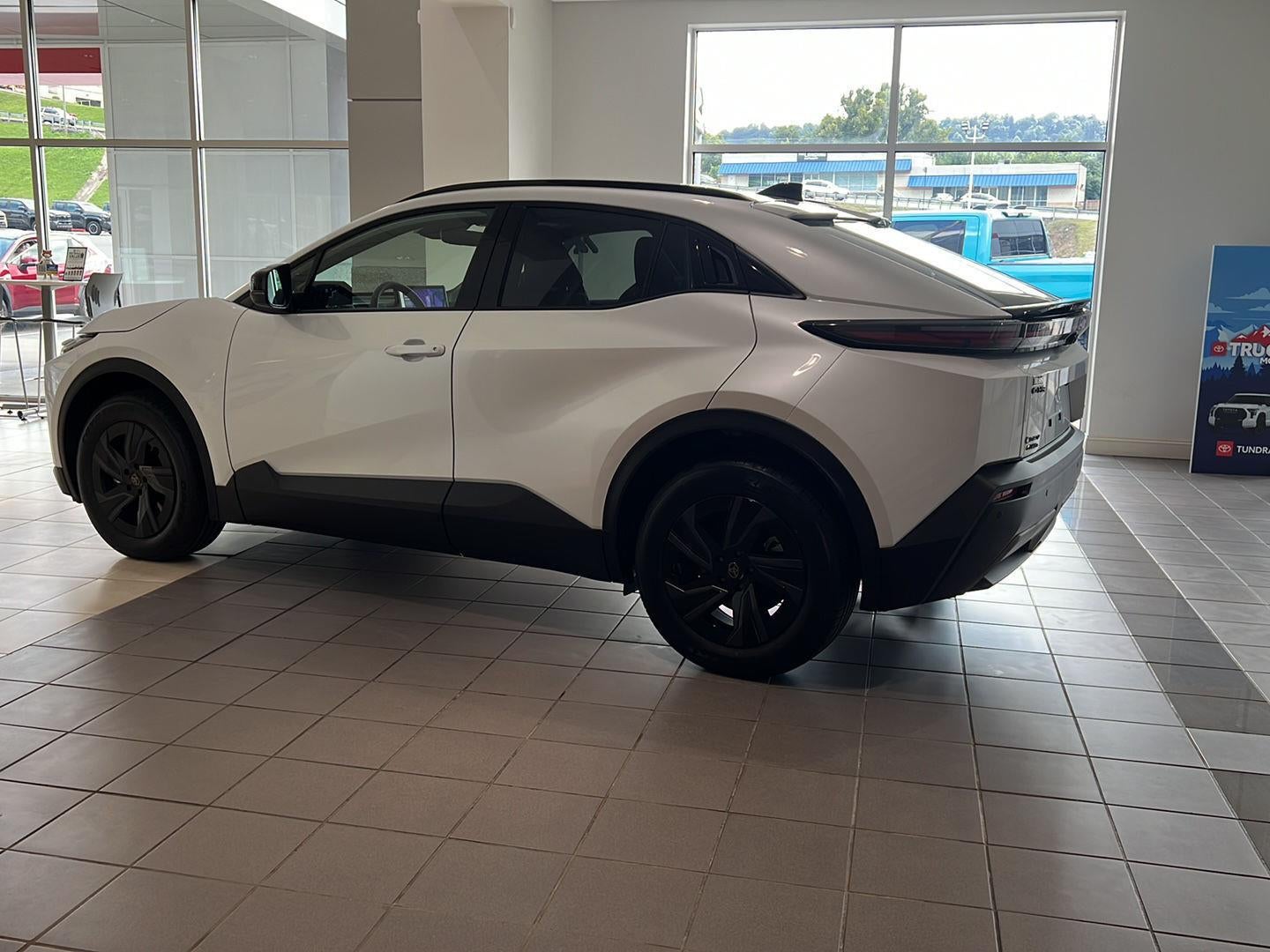 2026 Toyota C-Hr SE